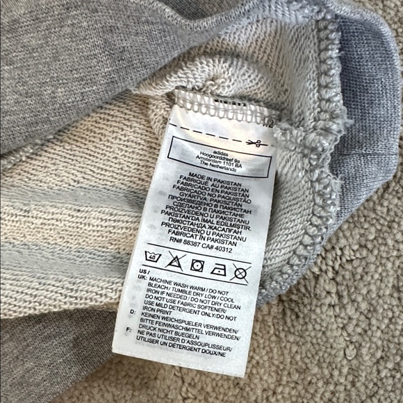 Adidas Boys  Gray Hoodie with Logo size medium - Picture 6 of 7